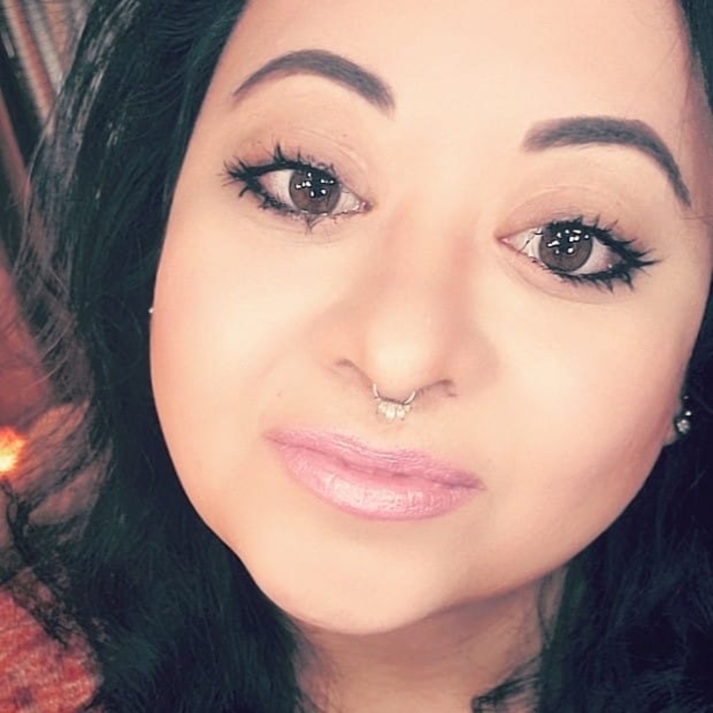 Meet your Posher, Caitlin